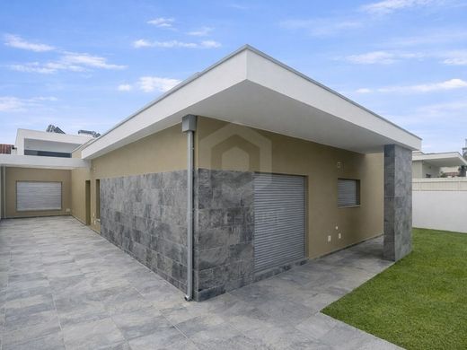Einfamilienhaus in Seixal, Distrito de Setúbal