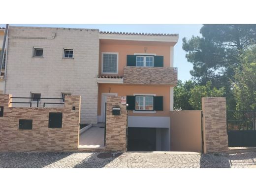 Semidetached House in Setúbal, Distrito de Setúbal