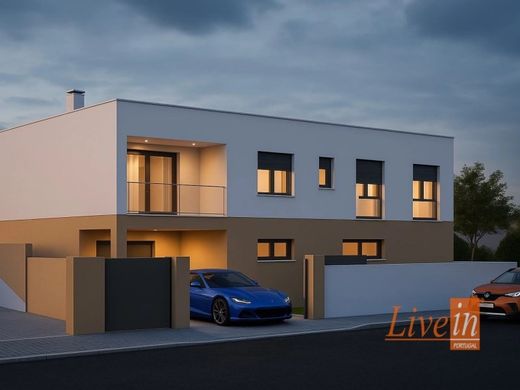Detached House in Torres Vedras, Lisbon