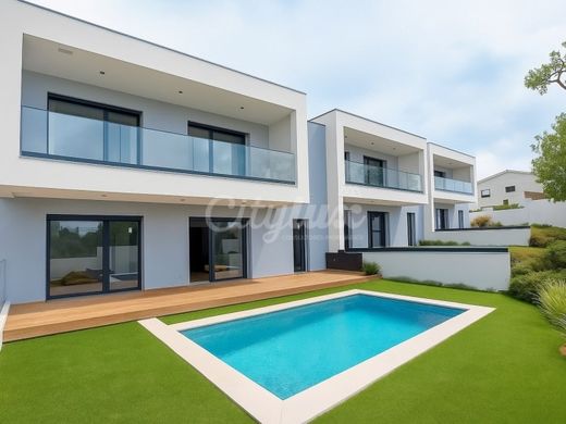 Villa Plurifamiliare a Cascais, Lisbona