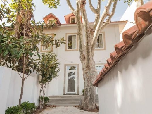 Apartment / Etagenwohnung in Cascais, Lissabon