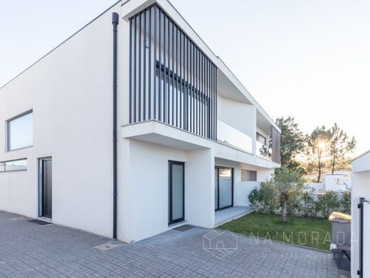 Willa wielorodzinna w Santa Maria da Feira, Distrito de Aveiro