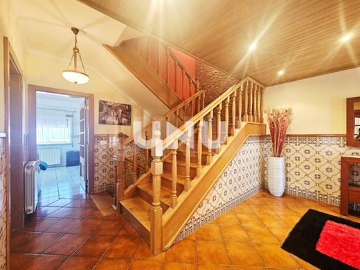 Twee-onder-een-kapwoning in Viseu, Distrito de Viseu