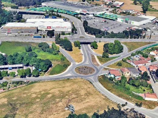 地皮  Maia, Distrito do Porto