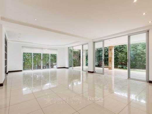 Luxury home in Escazú, Provincia de San José