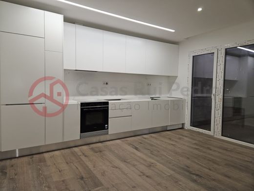 Apartment in Almada, Distrito de Setúbal