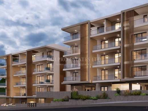 Apartment / Etagenwohnung in Germasógeia, Limassol District