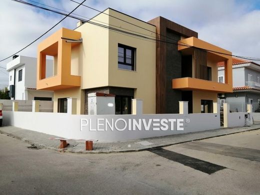 Einfamilienhaus in Seixal, Distrito de Setúbal