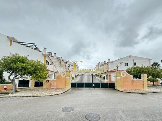 Mehrfamilienhaus in Mafra, Lissabon