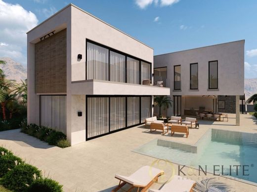 Villa in Mutxamel, Alicante