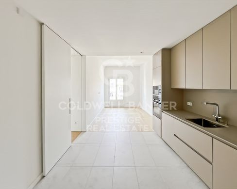 Apartment / Etagenwohnung in Barcelona, Provinz Barcelona