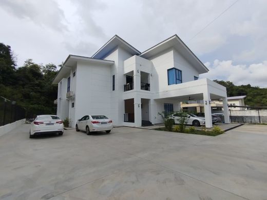 Detached House in Kampong Gadong, Daerah Brunei dan Muara