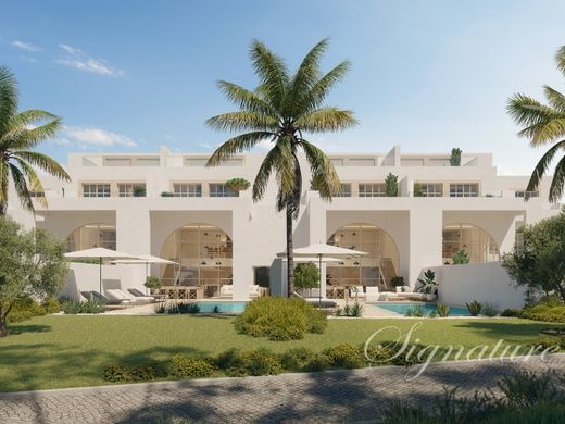 Villa multifamiliale à Faro, Distrito de Faro