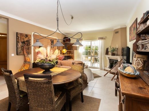 ‏וילה רב-משפחתית ב  Setúbal, Distrito de Setúbal