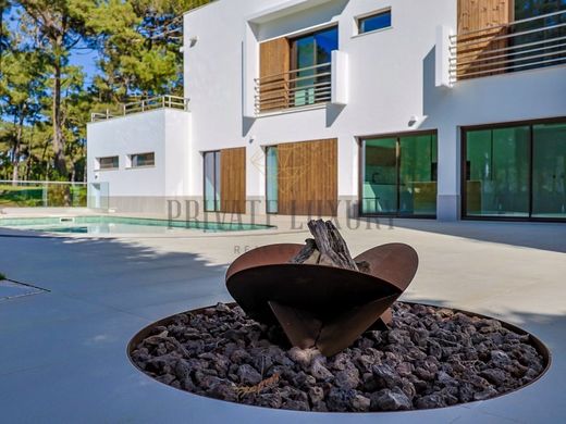 منزل ﻓﻲ Aroeira, Almada