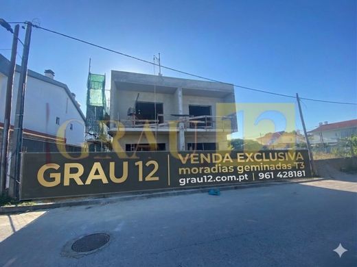 Semidetached House in Seixal, Distrito de Setúbal