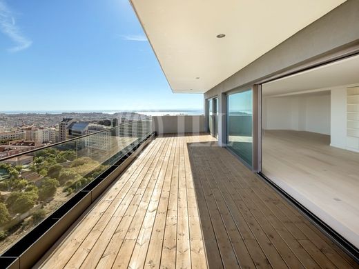 아파트 / Campolide, Lisbon