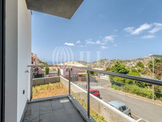 Semidetached House in Funchal, Madeira