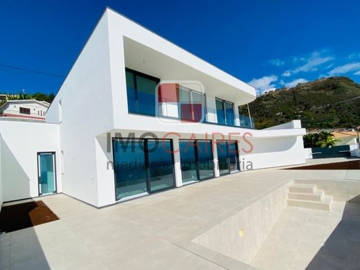 Luxury home in Calheta, Madeira