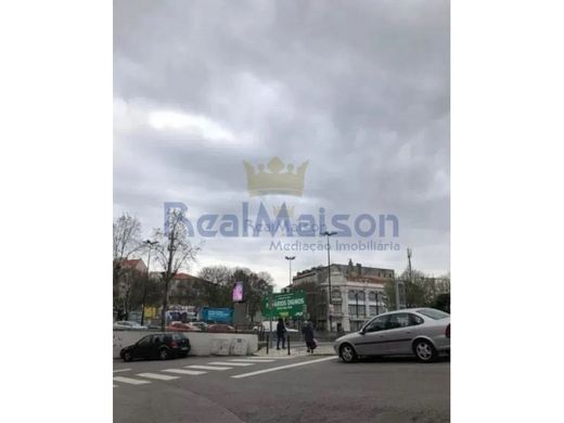 Residential complexes in Alcântara, Almada