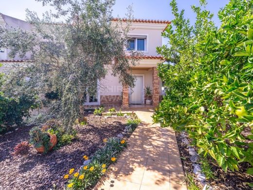 Twee-onder-een-kapwoning in Setúbal, Distrito de Setúbal