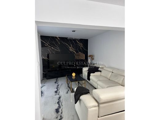 Villa multifamiliale à Limassol, Limassol District