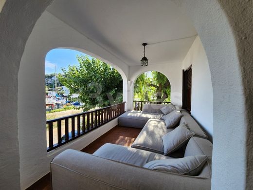 Daire Mercadal, Illes Balears