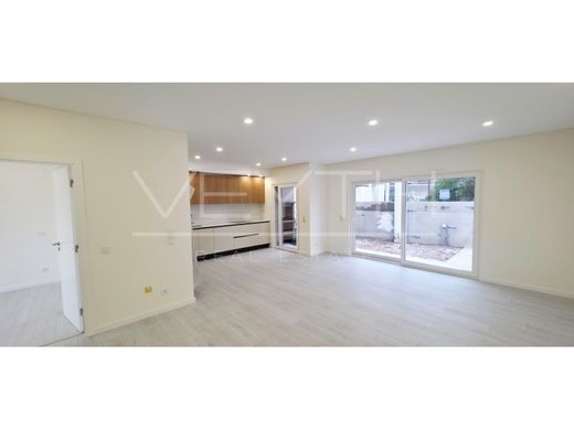 Semidetached House in Seixal, Distrito de Setúbal