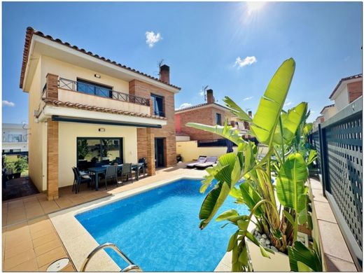 호화 저택 / Empuriabrava, Província de Girona