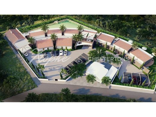 Участок, Лола, Loulé