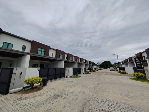 Смежная Вилла, Kampong Gadong, Daerah Brunei dan Muara