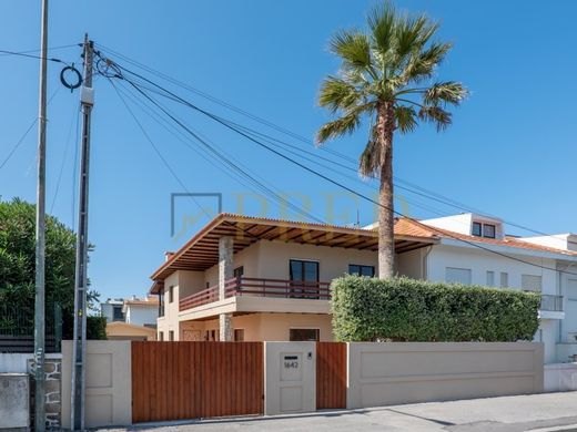 ヴィラ・ノヴァ・デ・ガイア
, Vila Nova de Gaiaの高級住宅