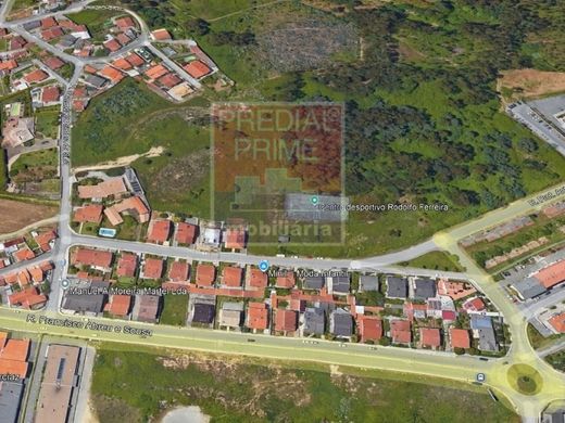 Grond in Oliveira de Azeméis, Distrito de Aveiro