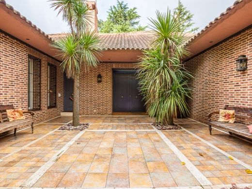 Casa di lusso a Villaviciosa de Odón, Provincia de Madrid