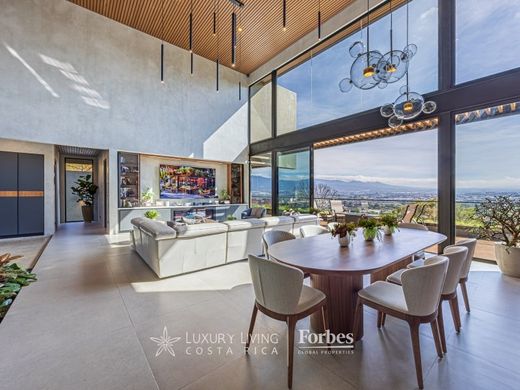 Luxury home in Escazú, Provincia de San José