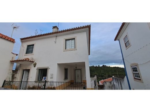 Semidetached House in Alenquer, Lisbon