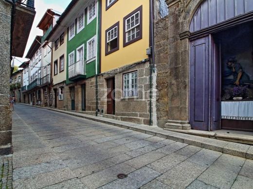 Kamienica w Guimarães, Distrito de Braga