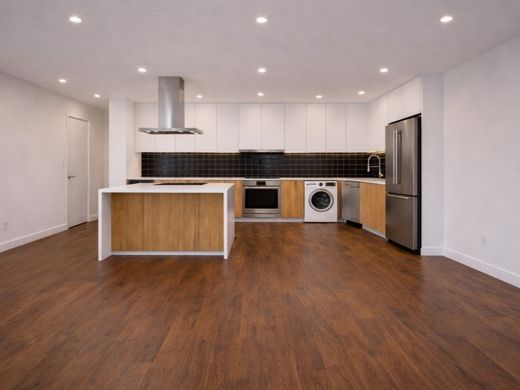 Apartment / Etagenwohnung in Campolide, Lisbon