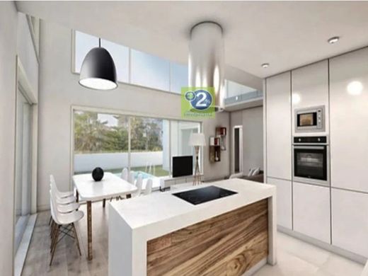 Luxus-Haus in Charneca de Caparica, Almada