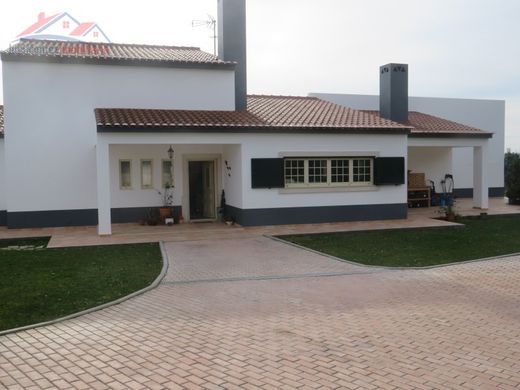 Einfamilienhaus in Bombarral, Distrito de Leiria