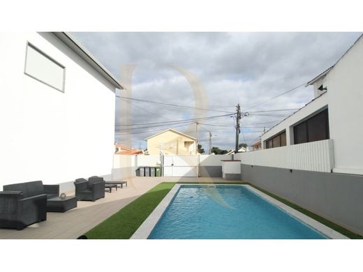 Seixal, Distrito de Setúbalのマルチファミリーヴィラ