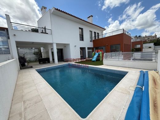 Loures, Distrito de Lisboaの一戸建て住宅