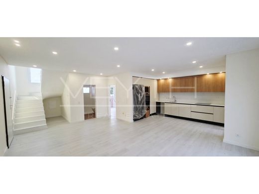 Semidetached House in Seixal, Distrito de Setúbal