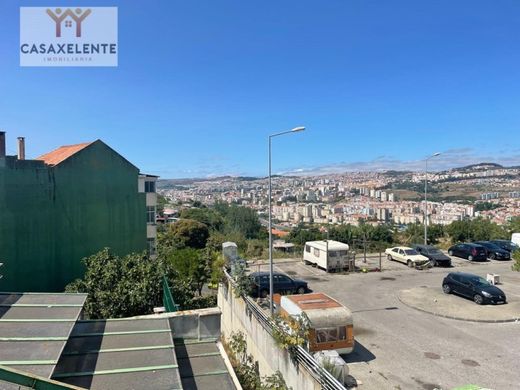 Loures, Distrito de Lisboaのアパートメント・コンプレックス