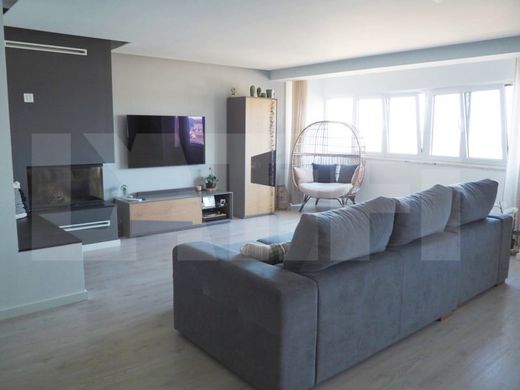 Apartment / Etagenwohnung in Almada, Distrito de Setúbal