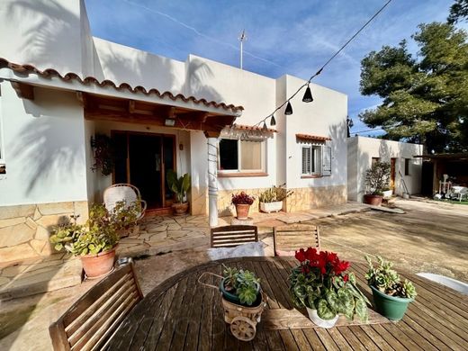 Luxe woning in Santa Eulària des Riu, Balearen