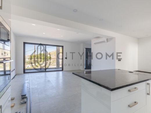 Semidetached House in Santa Cruz, Madeira