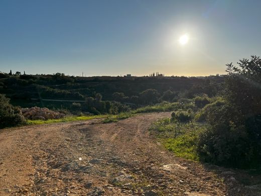 Land in Lagoa, Distrito de Faro
