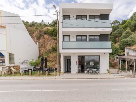 Edificio en Aljezur, Faro