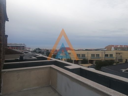 Mehrfamilienhaus in Vila Nova de Gaia, Distrito do Porto